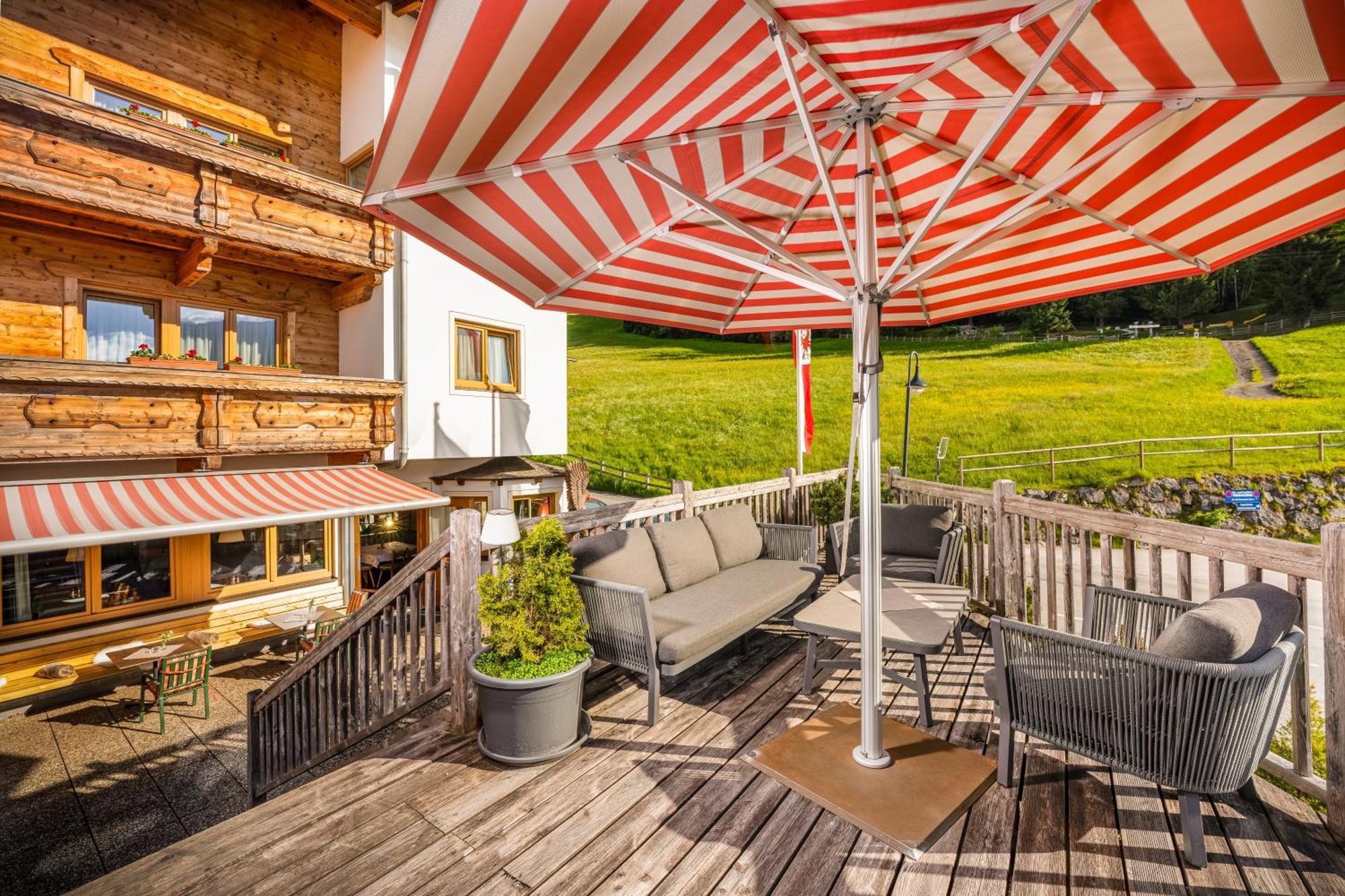 Alpen Wohlfuehlhotel Doerflwirt ไฮน์เซนแบร์ก ภายนอก รูปภาพ